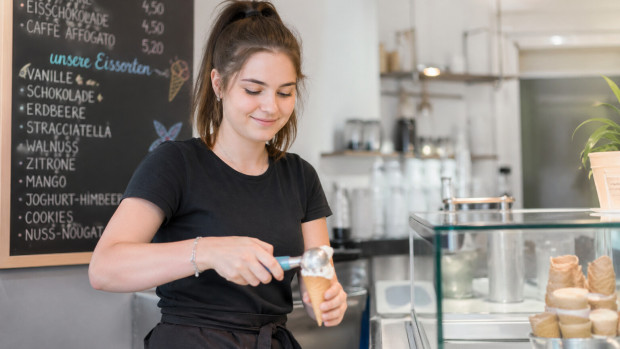 Sommerjob - Geld verdienen, aber bitte ohne Ärger mit Finanz, Sozialversicherung und Familienbeihilfe
