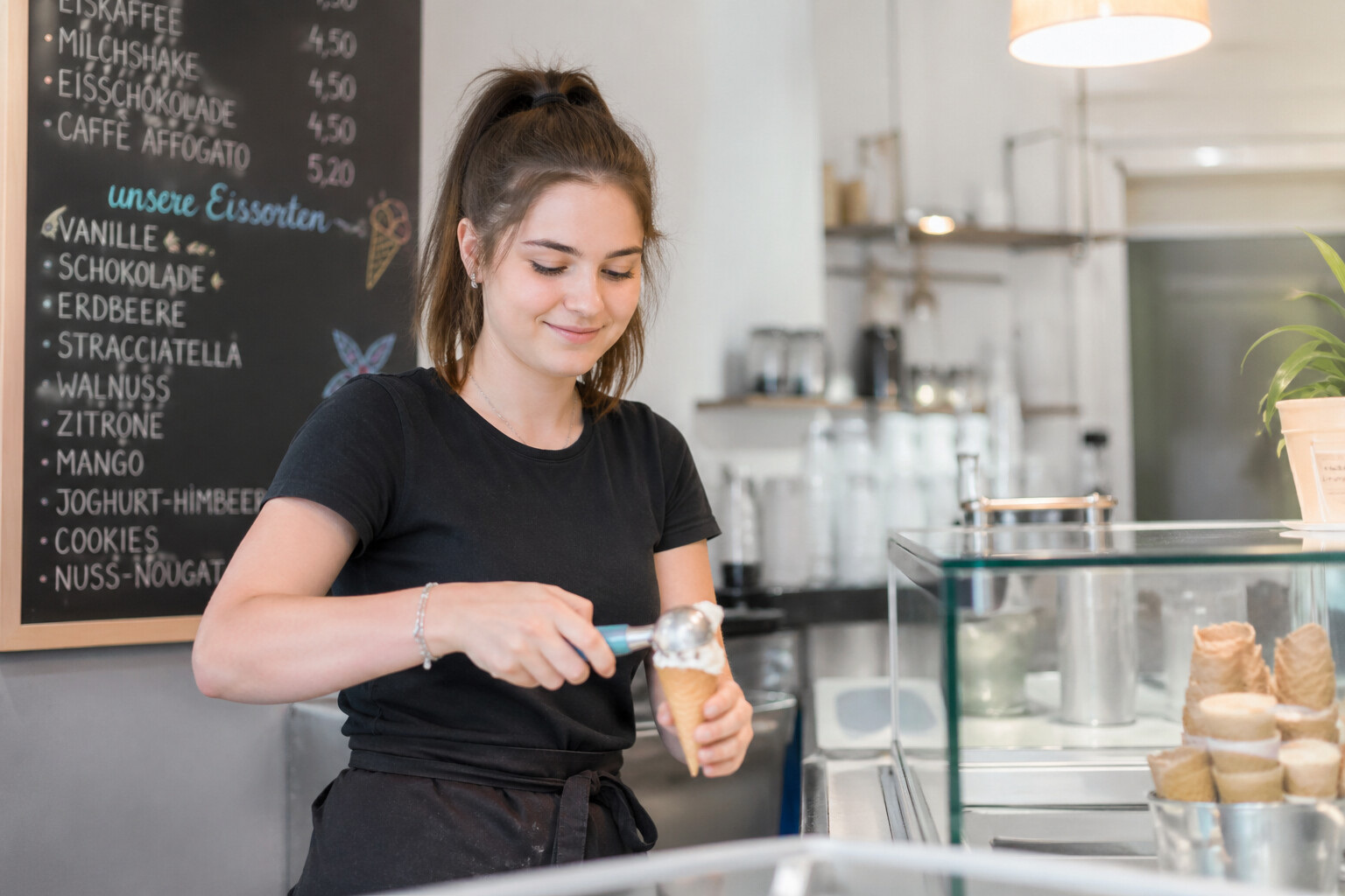 Sommerjob - Geld verdienen, aber bitte ohne Ärger mit Finanz, Sozialversicherung und Familienbeihilfe